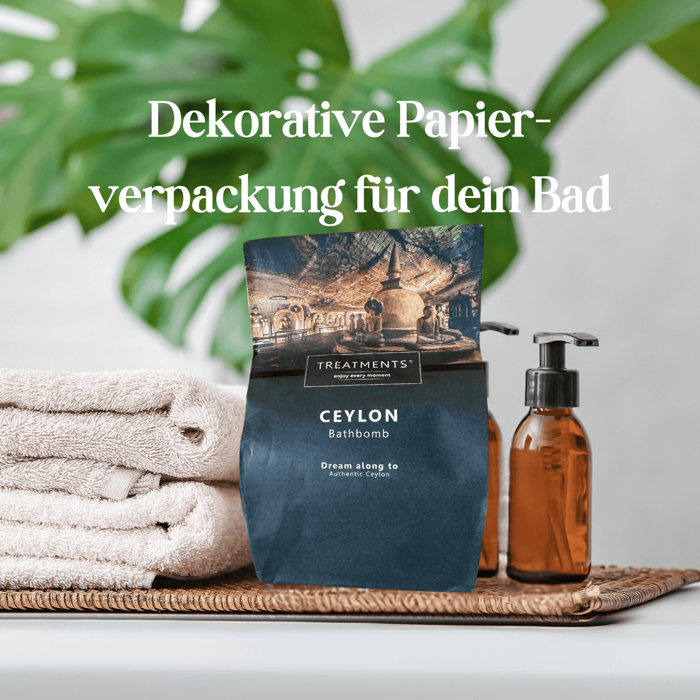 Treatments® Badebombe Ceylon Verpackung. Text: Dekorative Papierverpackung für dein Bad.