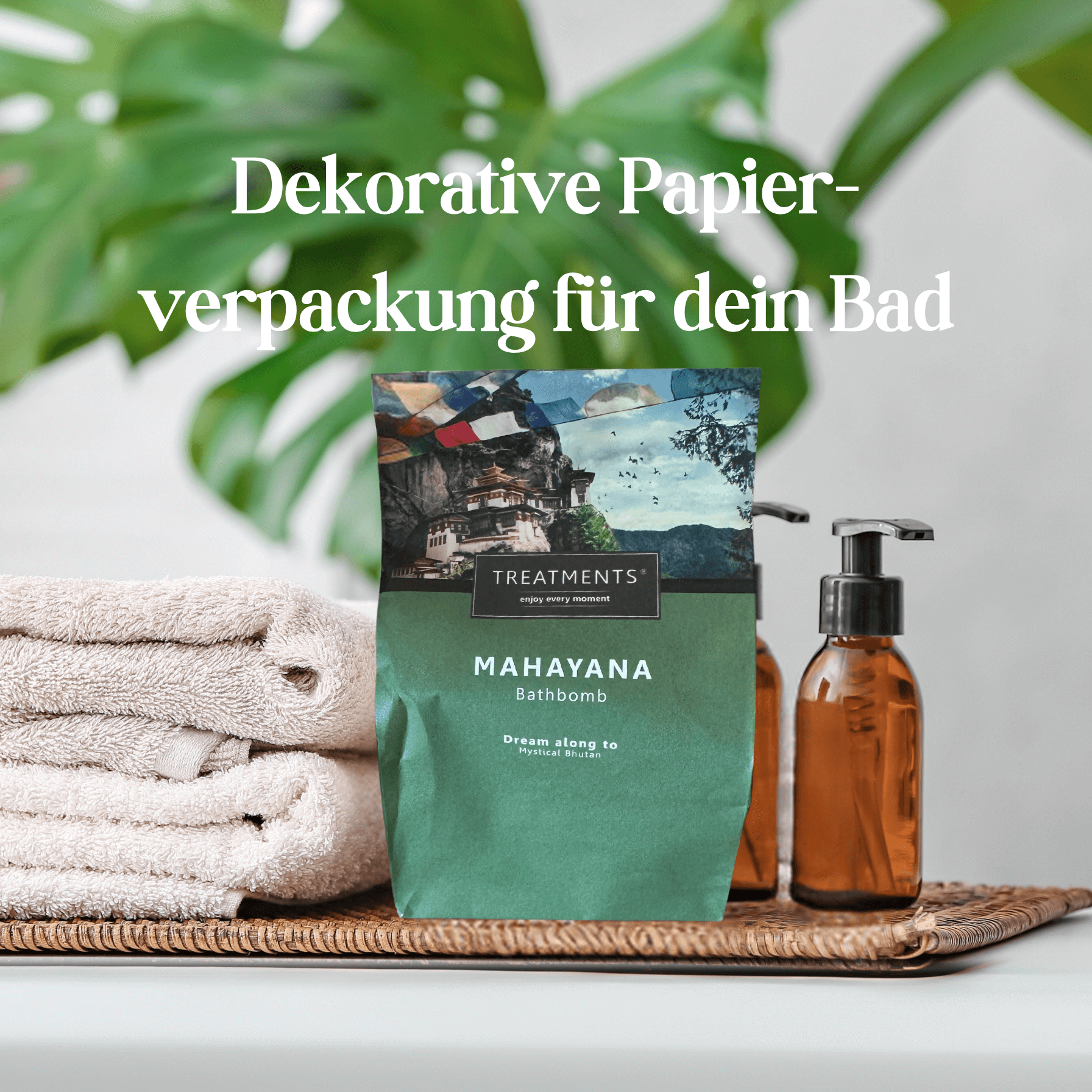 Treatments® Badebombe Mahayana Verpackung. Text: Dekorative Papierverpackung für dein Bad.